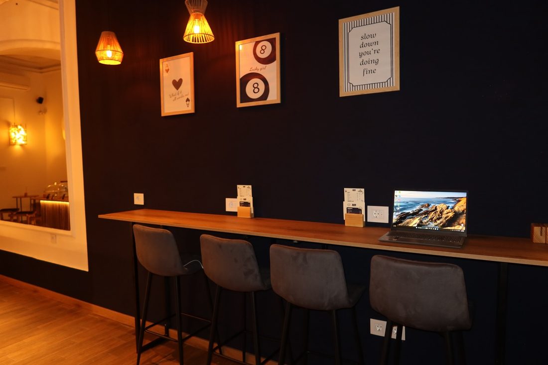 Bar i mesta za sedenje – Zrnce Kafeterija Beograd